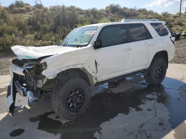 JTEBU5JRXF5223189 - 2015 TOYOTA 4RUNNER SR5 WHITE photo 1