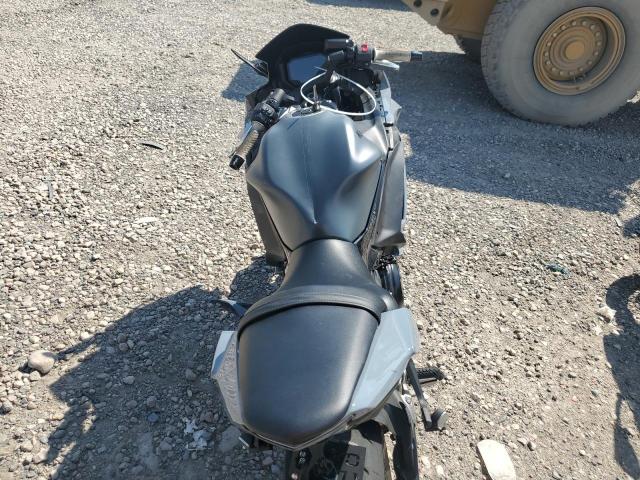 ML5EXER13RDAC6794 - 2024 KAWASAKI EX650 R GRAY photo 6