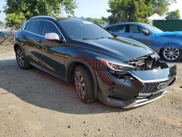 SJKCH5CR2JA043955 - 2018 INFINITI QX30 BASE BLACK photo 4