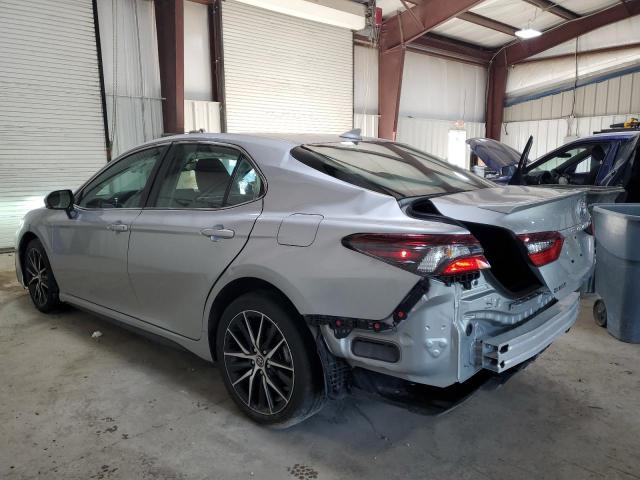 4T1G11BK7RU113302 - 2024 TOYOTA CAMRY SE NIGHT SHADE SILVER photo 2