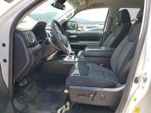5TFUY5F16JX771837 - 2018 TOYOTA TUNDRA DOUBLE CAB SR/SR5 WHITE photo 7