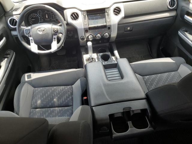 5TFUY5F16JX771837 - 2018 TOYOTA TUNDRA DOUBLE CAB SR/SR5 WHITE photo 8