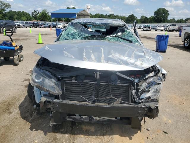 4T1BF1FK6HU435465 - 2017 TOYOTA CAMRY LE SILVER photo 5