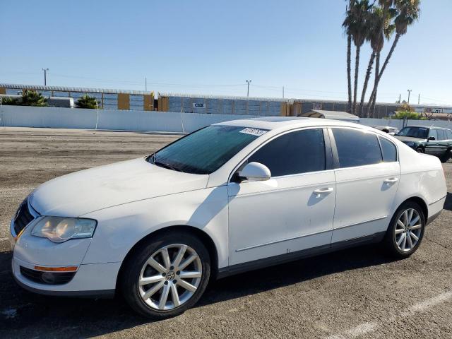 WVWJK7AN2AE071495 - 2010 VOLKSWAGEN PASSAT KOMFORT WHITE photo 1