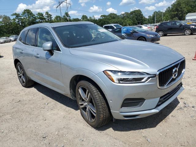 YV4A22RK1J1028350 - 2018 VOLVO XC60 T6 MOMENTUM SILVER photo 4