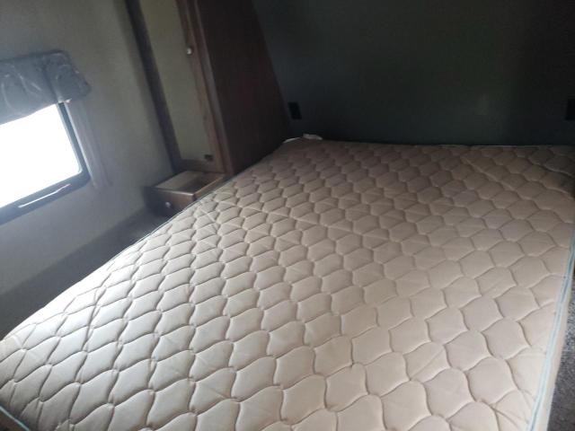 4YDT33B23H1531488 - 2017 KEYSTONE SPRINTER CREAM photo 5