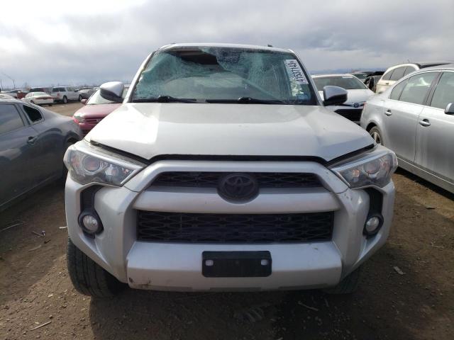 JTEBU5JR8K5632639 - 2019 TOYOTA 4 RUNNER SR5 SILVER photo 5