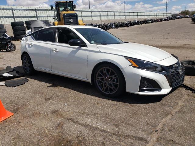 1N4AL4CV2PN415401 - 2023 NISSAN ALTIMA SR WHITE photo 4