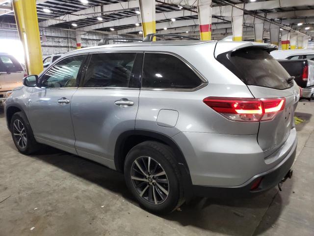 5TDJZRFH5HS457553 - 2017 TOYOTA HIGHLANDER SE SILVER photo 2