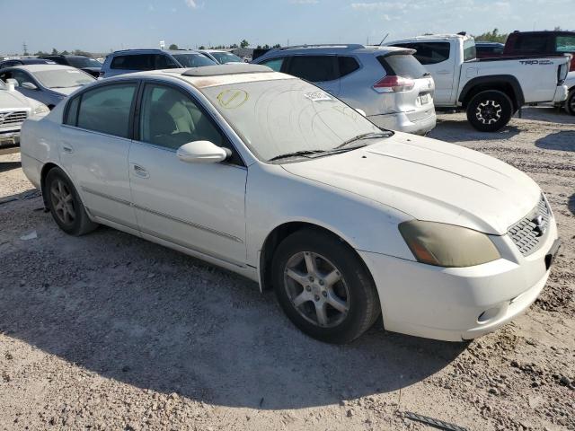 1N4BL11DX5C124005 - 2005 NISSAN ALTIMA SE WHITE photo 4