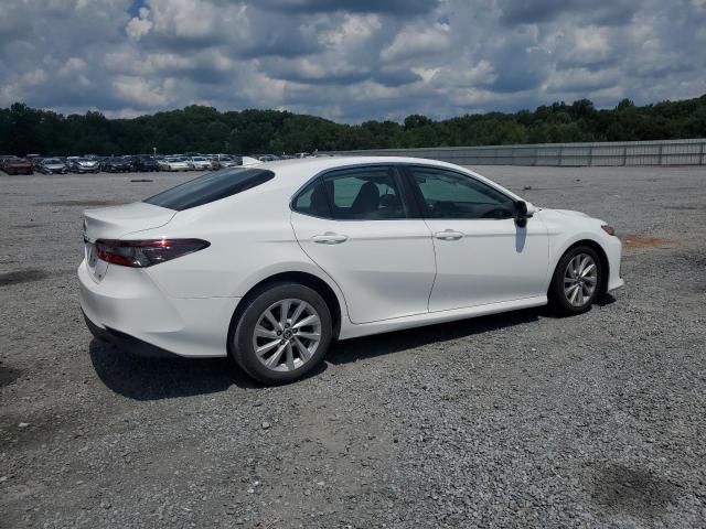 4T1C11AK6PU722927 - 2023 TOYOTA CAMRY LE WHITE photo 3