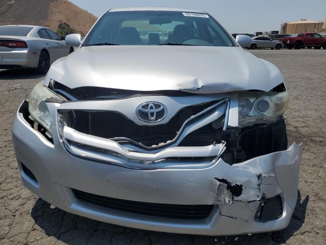 4T4BF3EK1BR156435 - 2011 TOYOTA CAMRY BASE SILVER photo 5