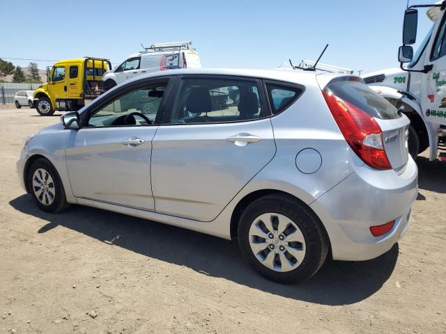 KMHCT5AE6HU343391 - 2017 HYUNDAI ACCENT SE SILVER photo 2