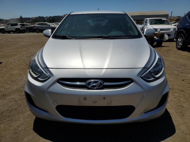 KMHCT5AE6HU343391 - 2017 HYUNDAI ACCENT SE SILVER photo 5