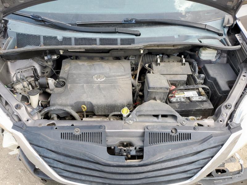 5TDKK3DC5DS351370 - 2013 TOYOTA SIENNA LE GRAY photo 12