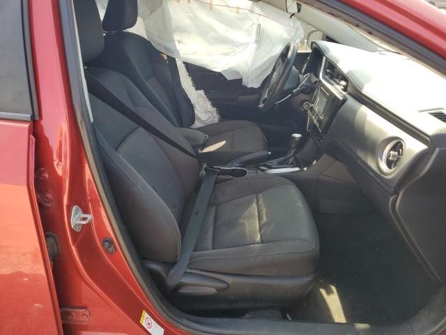 5YFBURHE2KP885599 - 2019 TOYOTA COROLLA L RED photo 7