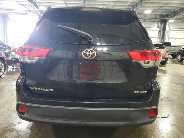 5TDJZRFH0HS368506 - 2017 TOYOTA HIGHLANDER SE შავი ფოტო 6