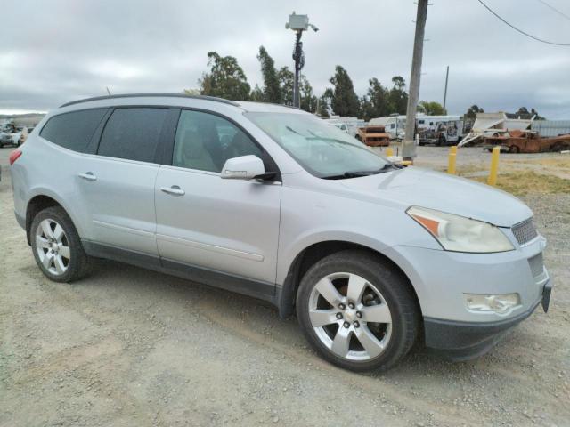 1GNKVLED0BJ361840 - 2011 CHEVROLET TRAVERSE LTZ SILVER photo 4