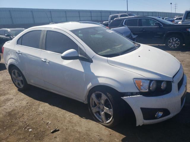 1G1JE5SB3G4136586 - 2016 CHEVROLET SONIC LTZ WHITE photo 4