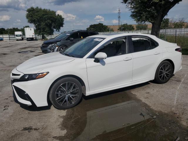 4T1S11AK3RU214624 - 2024 TOYOTA CAMRY SE NIGHT SHADE WHITE photo 1