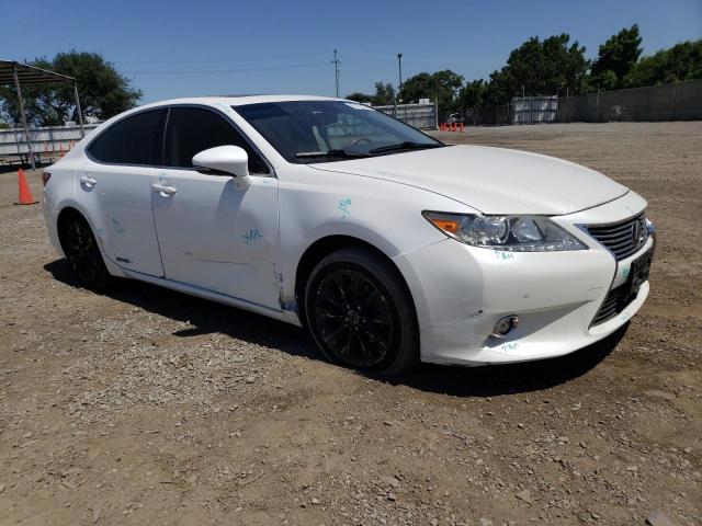 JTHBW1GG2F2080767 - 2015 LEXUS ES 300H WHITE photo 4