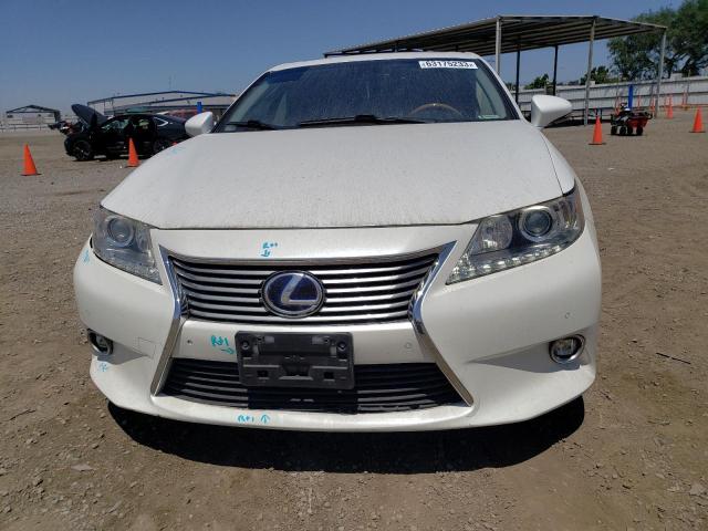 JTHBW1GG2F2080767 - 2015 LEXUS ES 300H WHITE photo 5