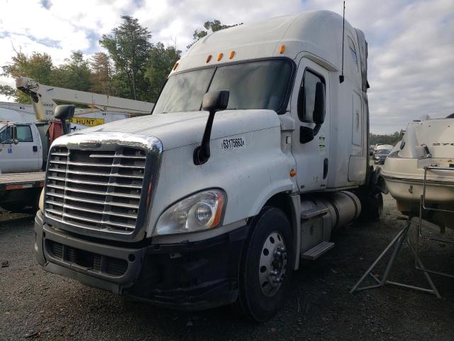 1FUJGLDR7CSBL5748 - 2012 FREIGHTLINER CASCADIA 1 WHITE photo 2