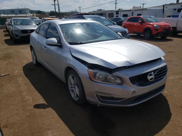 YV140MFB8F1306118 - 2015 VOLVO S60 PREMIER SILVER photo 4