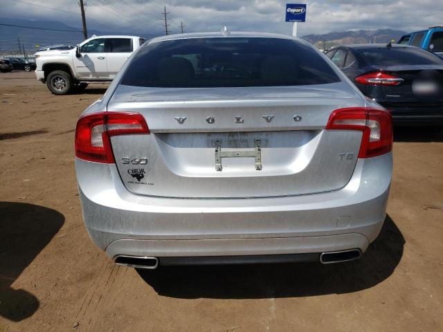 YV140MFB8F1306118 - 2015 VOLVO S60 PREMIER SILVER photo 6