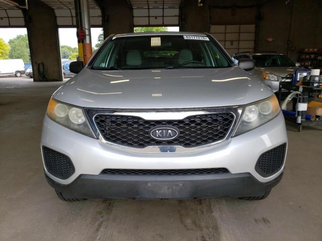 5XYKT3A15BG010853 - 2011 KIA SORENTO BASE SILVER photo 5