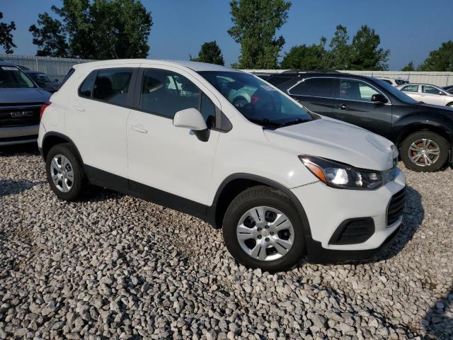 KL7CJKSBXJB605019 - 2018 CHEVROLET TRAX LS WHITE photo 4