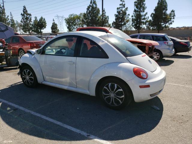 3VWPG3AG2AM013934 - 2010 VOLKSWAGEN BEETLE WHITE photo 2