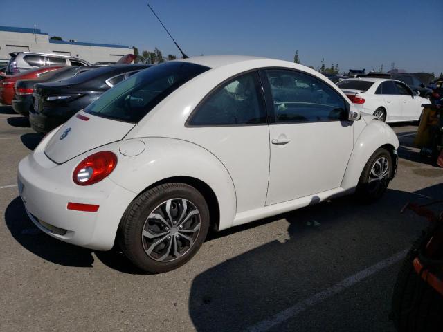 3VWPG3AG2AM013934 - 2010 VOLKSWAGEN BEETLE WHITE photo 3