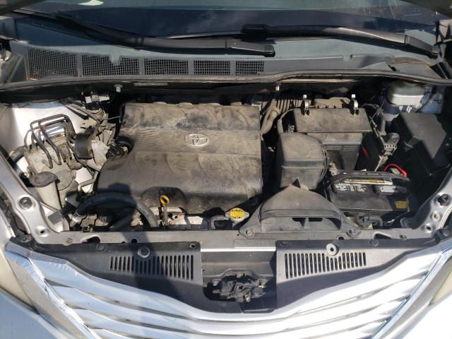 5TDYK3DC8BS018376 - 2011 TOYOTA SIENNA XLE SILVER photo 12