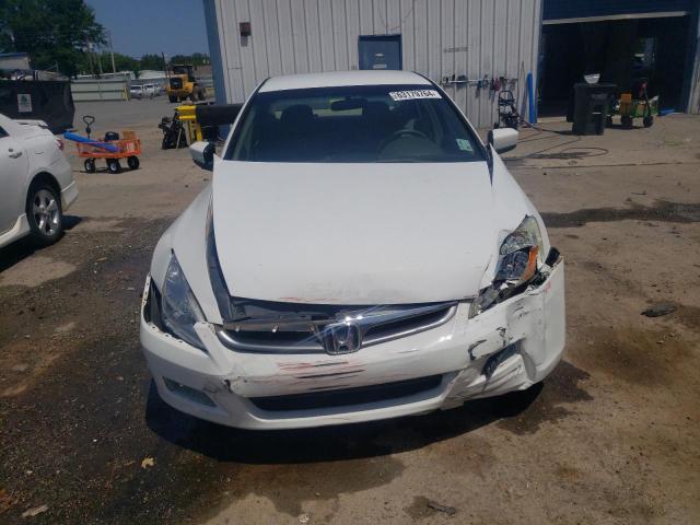 1HGCM56336A151614 - 2006 HONDA ACCORD SE WHITE photo 5