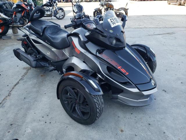 2BXNAAC18DV000408 - 2013 CAN-AM SPYDER ROA RS SILVER photo 1