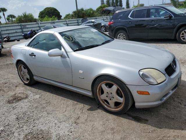 WDBKK47FXXF092826 - 1999 MERCEDES-BENZ SLK 230 KOMPRESSOR SILVER photo 4