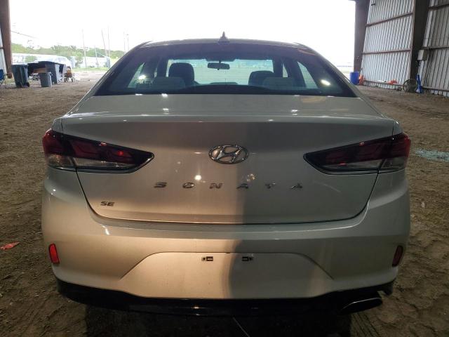 5NPE24AF0JH648064 - 2018 HYUNDAI SONATA SE SILVER photo 6