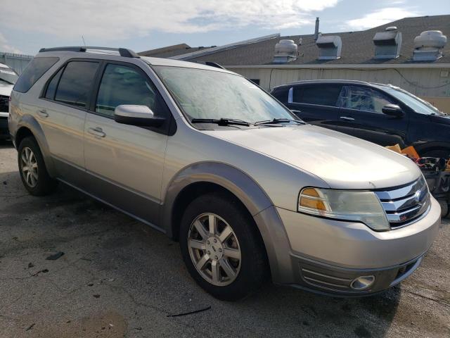 1FMDK02W28GA01792 - 2008 FORD TAURUS X SEL SILVER photo 4