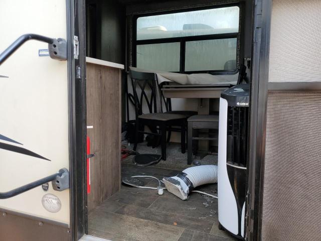 4YDF38138JA742745 - 2018 KEYSTONE MONTANA BLACK photo 8