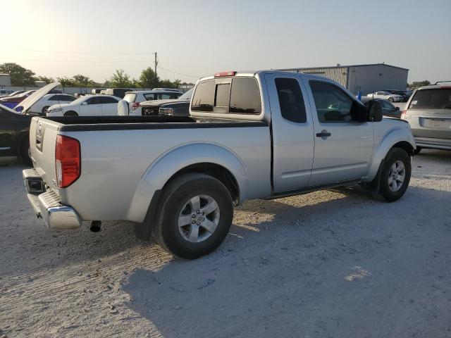 1N6AD0CU8AC423106 - 2010 NISSAN FRONTIER KING CAB SE SILVER photo 3