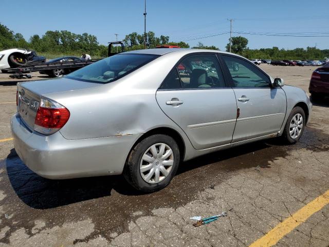 4T1BE30K25U058944 - 2005 TOYOTA CAMRY LE SILVER photo 3