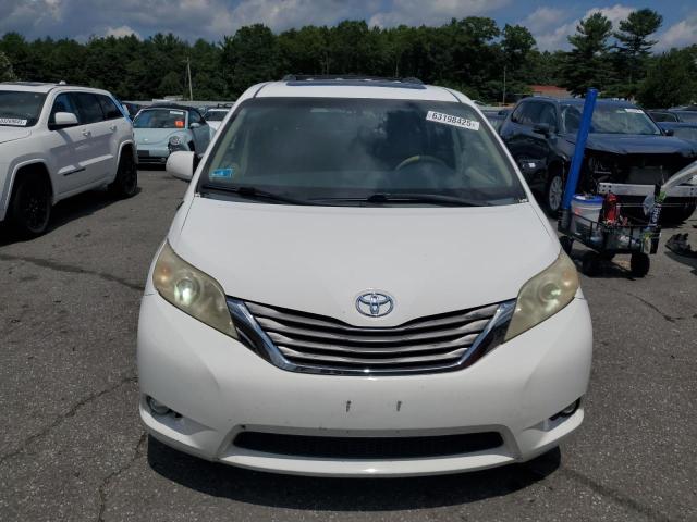 5TDYK3DC9BS012876 - 2011 TOYOTA SIENNA XLE 白色 照片 5