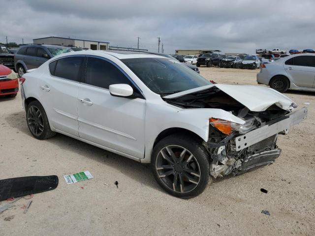 19VDE1F36FE010504 - 2015 ACURA ILX 20 WHITE photo 4