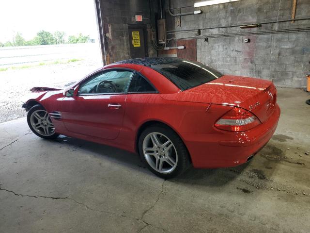 WDBSK71F68F138289 - 2008 MERCEDES-BENZ SL 550 RED photo 2