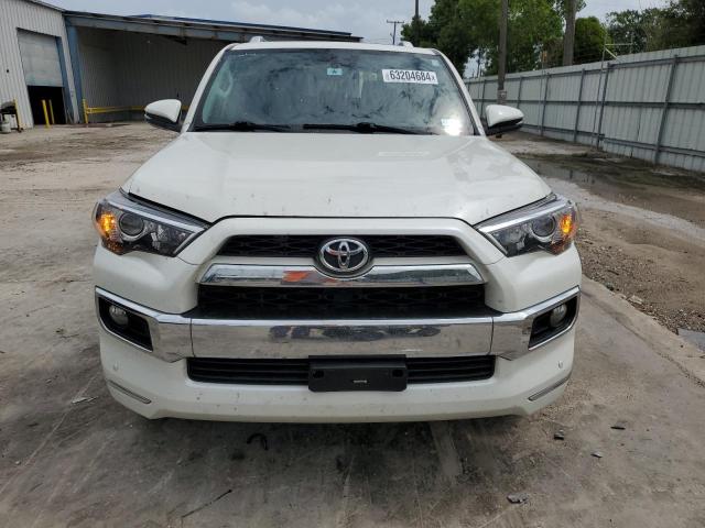 JTEBU5JR2K5708971 - 2019 TOYOTA 4RUNNER SR5 WHITE photo 5