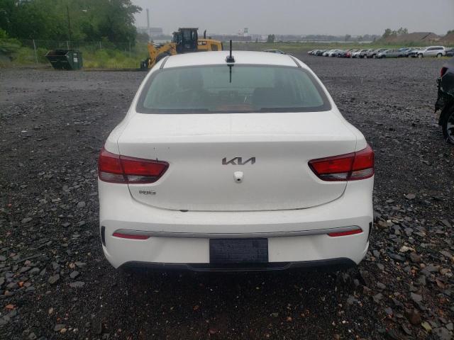 3KPA24AD6NE435028 - 2022 KIA RIO LX WHITE photo 6