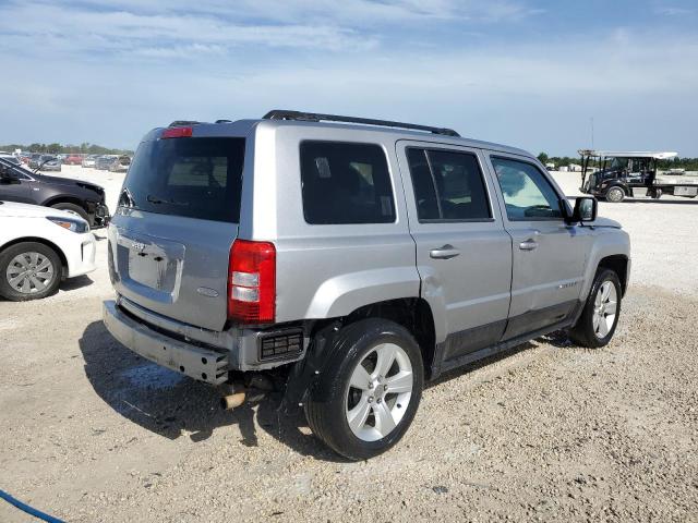 1C4NJPFA6GD640499 - 2016 JEEP PATRIOT LATITUDE SILVER photo 3