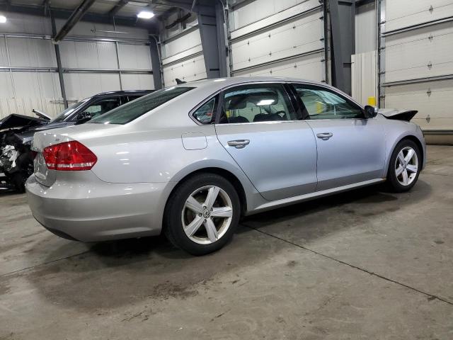 1VWBP7A32DC124598 - 2013 VOLKSWAGEN PASSAT SE 银色 照片 3