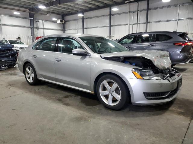 1VWBP7A32DC124598 - 2013 VOLKSWAGEN PASSAT SE 银色 照片 4